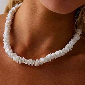 🤍 White Shell Statement Necklace